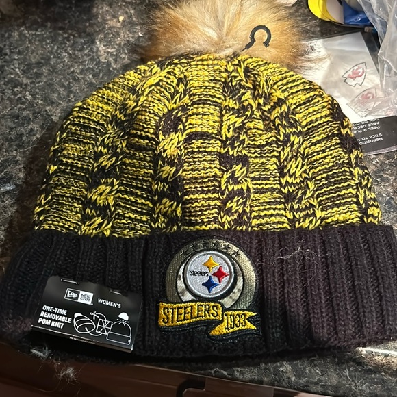 NWT Women’s beanie - Picture 1 of 7